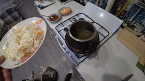 Щи из квашеной капусты в афганском казане 4К Ооочень вкусно!