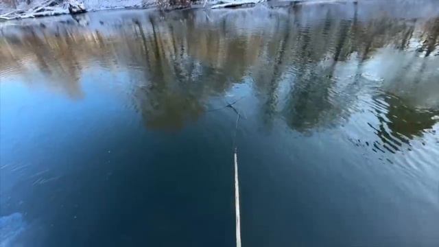 [Виталик Игнатюк] Ловля на острогу и паук зимой. Супер рыбалка смотреть онлайн