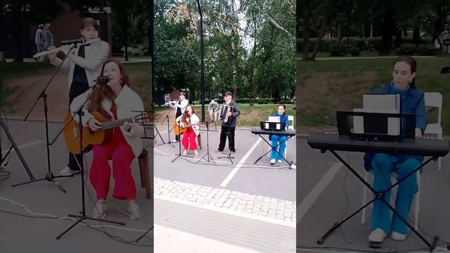 Играю в Ижевске.