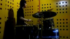 Try to follow me 2ne1 - drum cover.mp4