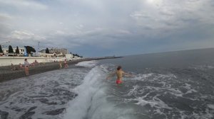 АДЛЕР. ПЛЯЖ "ЧАЙКА" РЕШИЛИСЬ ИСКУПАТЬСЯ ☼ ДАВИД ШТОРМ САХАРНАЯ ВАТА ..