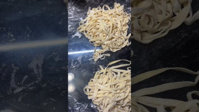 Easy Vegetarian Dish - chow mein #lionsmanemushroom #foodie #vegetarian #vegetarianrecipes #pasta смотреть онлайн