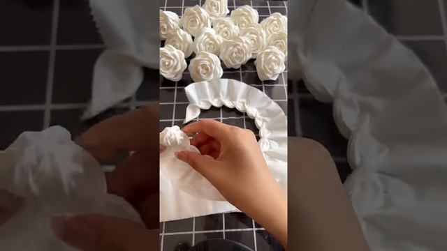 Как сложить букет роз