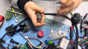 Ремонтируем личинку двери Mercedes W164 закисла личинка