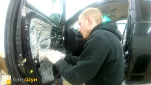 Шумоизоляция дверей Mitsubishi Outlander. Уровень Комфорт. Автошум.