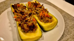 Фаршированные кабачки с соусом Терияки.