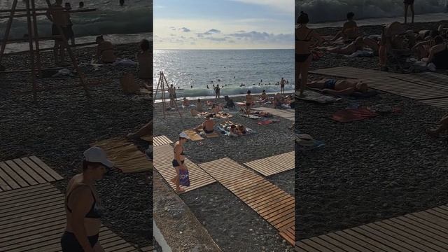Адлер. 4 сентября. Пляж Чайка. #пляжчайка. #beach. #море. смотреть онлайн