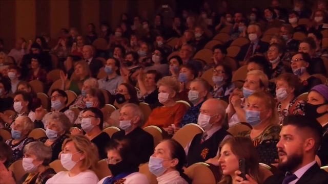 А. Новиков  сл.Я Шведова "Смуглянка".  Поют Анна Киселёва  и Евгений Балданов. смотреть онлайн