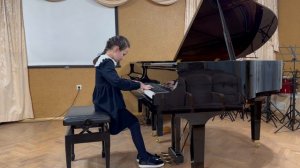 И.С.Бах Маленькая прелюдия N4 ре-мажор. Маякова Анна, 8 лет.