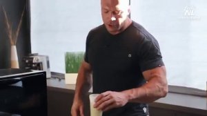 Денис Семенихин готовит овсяную кашу Energy Diet