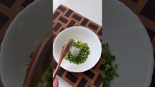 Вкуснейшая сырно-чесночная лепешка