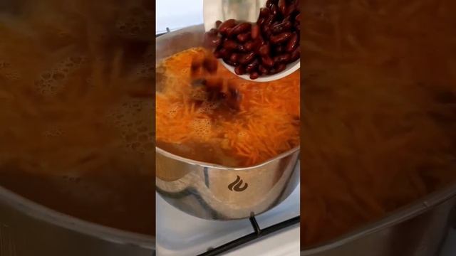 Щи из квашеной капусты с фасолью #щи #суп #рецепты
