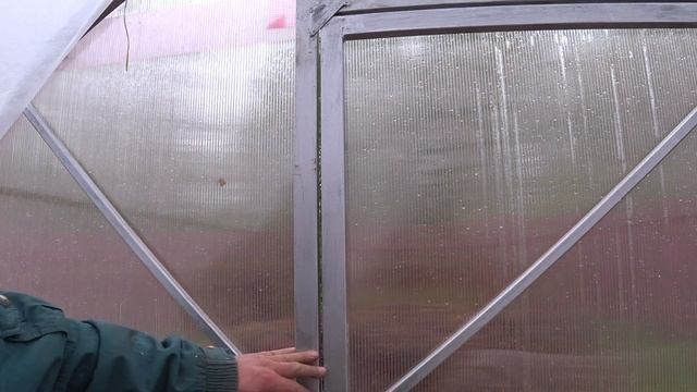 ПОСАДКИ В НОВОЙ ТЕПЛИЦЕ ПО МЕТЛАЙДЕРУ. МОТОБЛОК УГРА И ТУТ ПОМОГ. РАССАДНЫЕ СТАКАНЫ ИЗ ТРУБ. смотреть онлайн