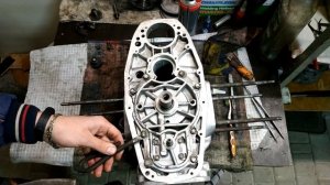 Сборка двигателя Днепр МТ-11.Assembling the Dnepr MT-11 engine!