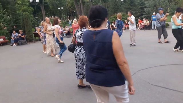 Кохання - золото 💃🌹 Счастливые минуты в парке Горького💃🌹 Харьков 2021