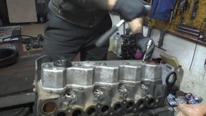 Снятие и разборка двигателя. VOLKSWAGEN LT 35. ATA2800CC / 131hp / 96kW TDI.