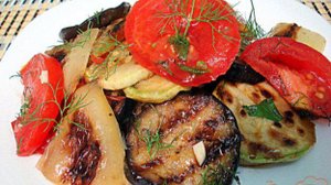 Салат из овощей гриль