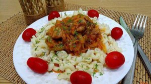 Поджарка из свинины с соусом