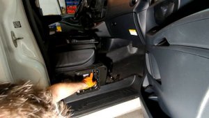 2014-2024 Mercedes-Benz Vito Metris How to Disconnect Battery Negative Terminal DIY W447