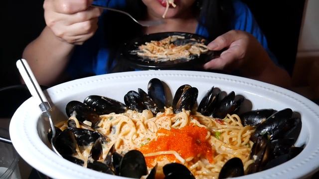ASMR - CREAMY SEAFOOD TOBIKO PASTA (EATING SOUNDS)