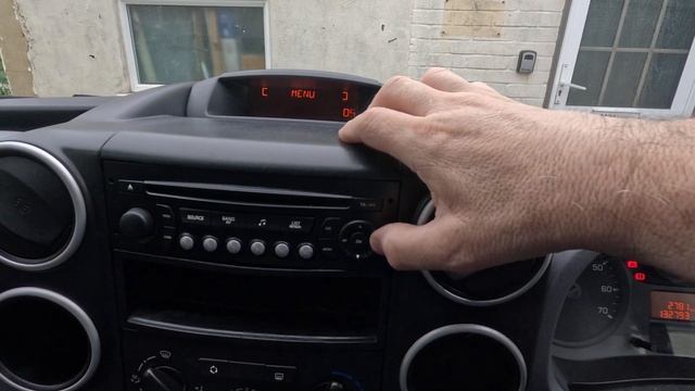 Citreon Berlingo 2011 Clock Setting смотреть онлайн