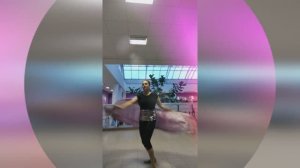 Репетиция восточного шоу с платком