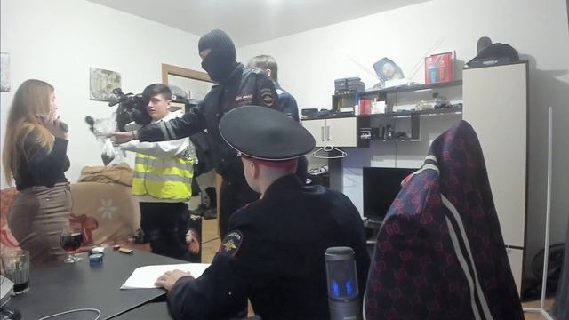 МАФАНЯ ИРЛ: ПУДЖУ ПОДБРОСИЛИ ЧАЙ | ЗЕЛЯ ОСТАЛСЯ БЕЗ МАЛЕНЬКОГО ДРУЖКА