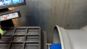 Проверка баланса дисков 11.75х22.5 ЕТ120. Поиск ровных для рулевой оси. Тел.+79219930017