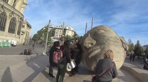 Приключения в Париже: Заказали книгу. Потеряли билет от парковки. Инсталляция "Рука-Лицо"