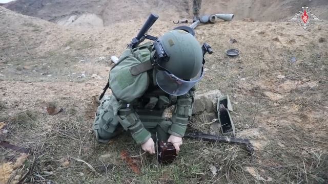 Боевая работа саперов Международного противоминного центра, выполняющих задачи в интересах ГрВ «Вост