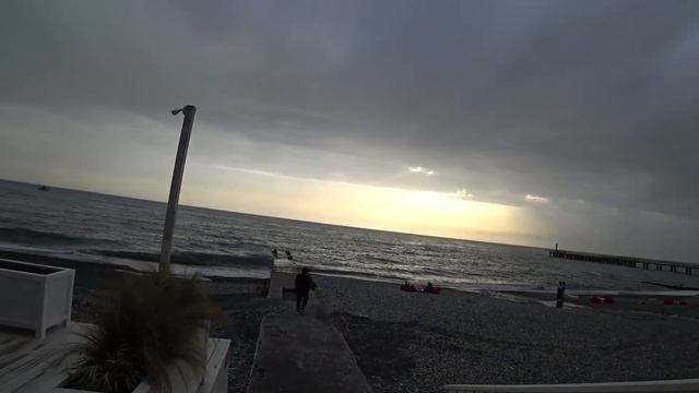 АДЛЕР. Пляж ЧАЙКА. НАБЕРЕЖНАЯ. Улица Кирова. ЗАКАТ .. смотреть онлайн