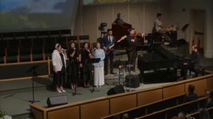 Смотрю я на Христа и верою живу. Христианская песня на Пасху.