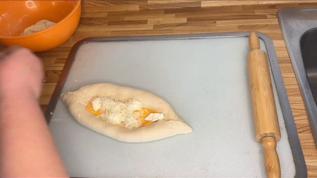 Хачапури по-аджарски. Khachapuri in Adjarian смотреть онлайн
