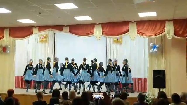 Карельский впервые-комом))Виновата маленькая сцена,да! смотреть онлайн