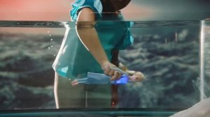 Игровой набор Холодное сердце 2 Эльза( Плавает в воде, и светиться) F0594