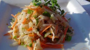 Салат с редькой, огурцом и морковью