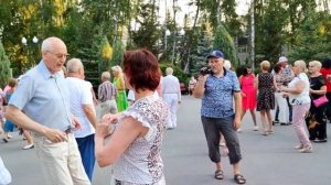 Kharkiv Харьков Танцы а парке Горького Женщина с ангельским именем