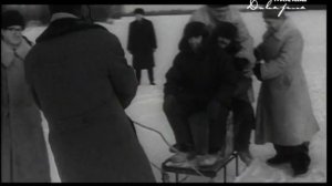 Вспомнить всё /   сырок Дружба и меховые шапки из нутрии