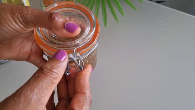 How to Make Coriander Oil for Hair Growth, Glowing Skin & Uses of Coriander Seed