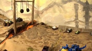 Hot Wheels Monster Trucks Mayhem - Epic Diecast Racing Series // Monster Jam