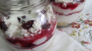 Десерт из творога клюквы и печенья