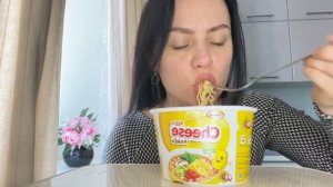 Мукбанг🤓 Сырный рамён 🍜 Верите в настоящую дружбу? Mukbang. Cheese ramen.