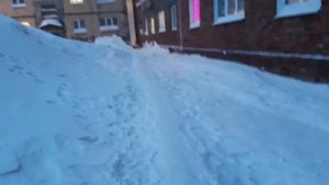 Норильск. Дорога из детского садика.Между домами. Сугробы.