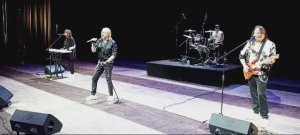 ДЕНИС КОСЯКИН И ГРУППА БЕЛЫЙ ОРЕЛ "ПОТОМУ ЧТО НЕЛЬЗЯ БЫТЬ НА СВЕТЕ КРАСИВОЙ ТАКОЙ"