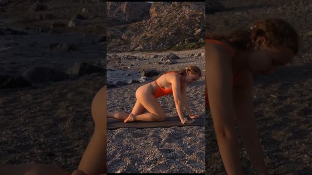 YOGA ON THE BEACH #stretching #yoga #short #shorts #hotyoga