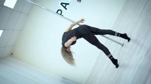 Переворот. Элементы Pole dance.