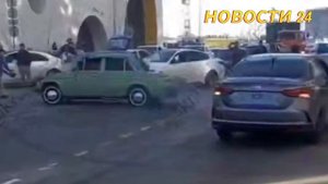 Мигранты в Краснодаре заблокировали улицу, устроили танцы и стреляли из автоматов.