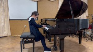 Г.Штёльцель. Менуэт соль-минор. И.С.Бах Маленькая прелюдия N4 ре-мажор. Маякова Анна, 8 лет.