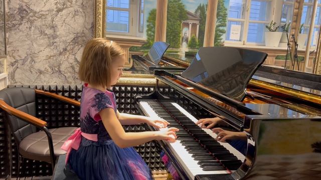 Д. Шостакович «Танец» Исполняет Бачурина Василиса 8лет. Школа искусств N6 г. Москвы смотреть онлайн