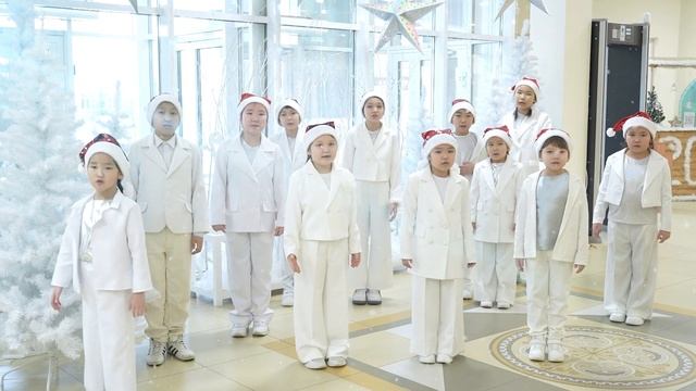 Сыдьаай ырыа студията -  Динь-динь-дон (Салайааччы - Алена Сергеева)